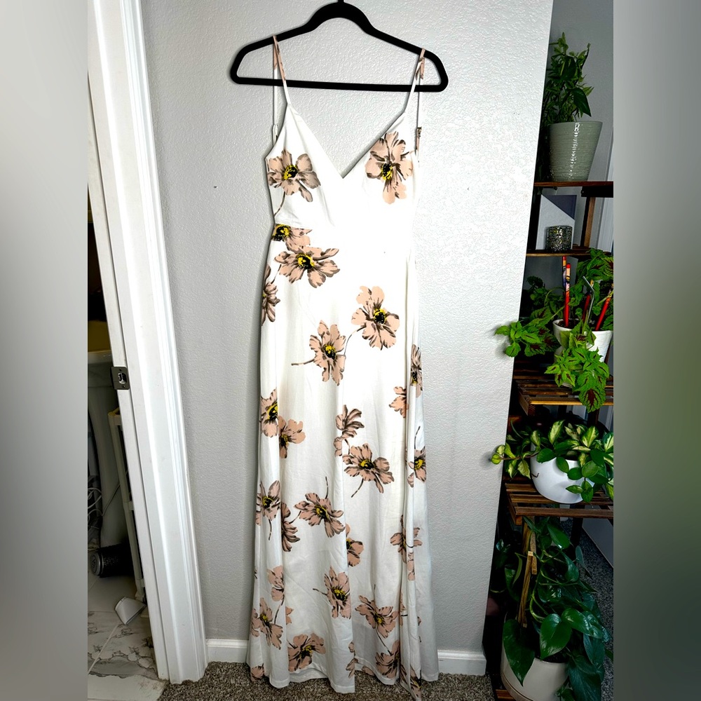 Adorable backless floral flow dress